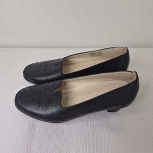 NWOT SAS Sonyo Alfa Black Leather Kitten Heel Shoe sz 8
